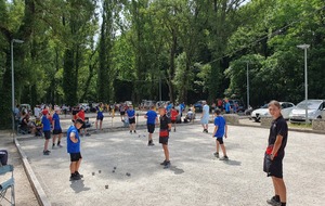 JEUNES PARTICIPANTS EN PLEINE PARTIE