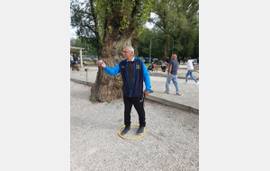 Jean-Louis dit Pinpin, lui aussi très concentré
